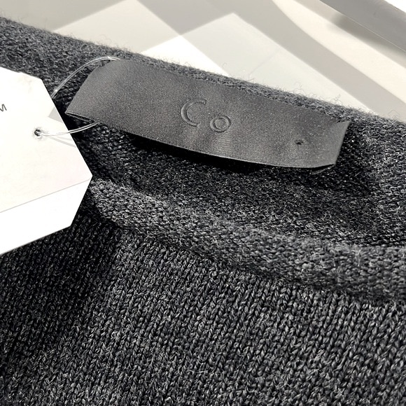 Co PF/15 Grey Cropped Bell-Sleeve Wool Pullover - Picture 7 of 8